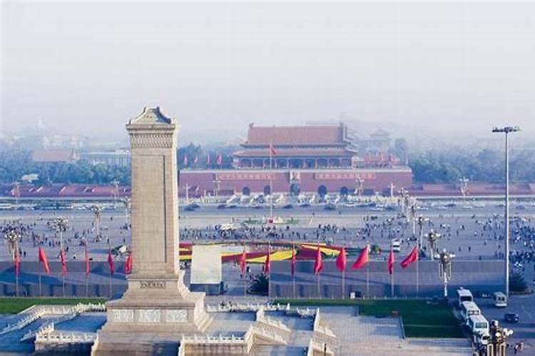 母亲为堕胎婴灵超度,供奉地藏菩萨,母亲名字刻在菩萨底座下面,会损福报...