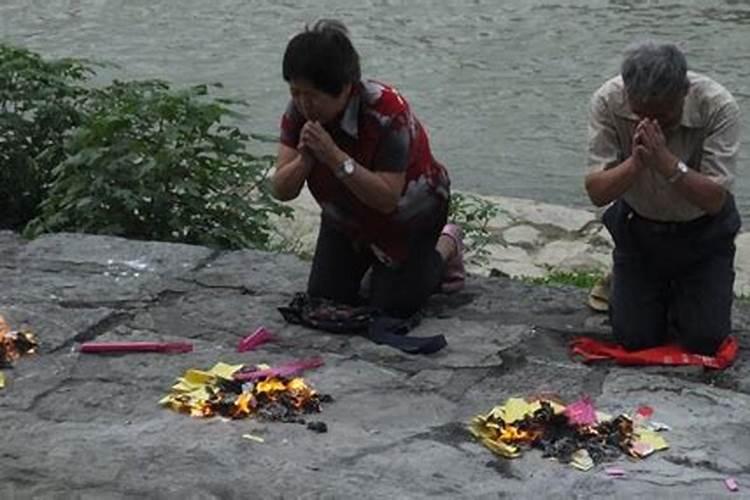 7月15鬼节要怎么去祭奠死去的亲人？