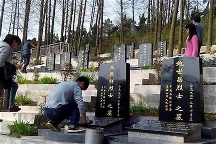 梦见外婆死了又活了是什么意思