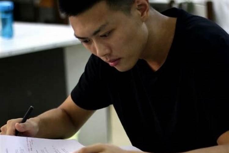 梦见棺材压身是什么意思