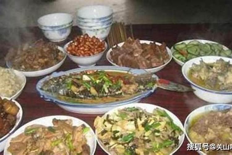 梦见别人家办丧事吃饭有什么征兆