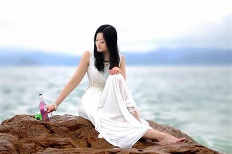 离婚女人梦见前夫是什么意思