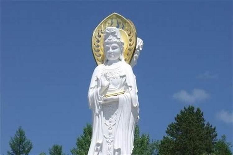 梦到死去的亲人和自己笑,梦见已故长辈说话到底好不好