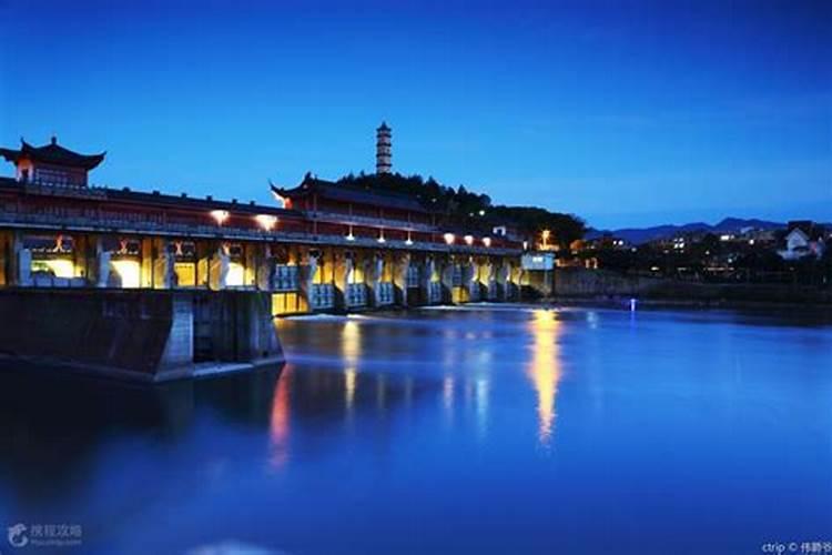 义乌鸡鸣山公园的简介