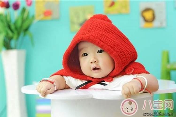 马年农历正月十五下午五点二十分生的人,请问五行缺什么？拜托懂这个的...