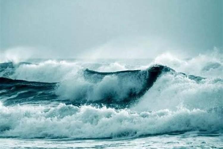 梦见海浪导致客船沉入海里的预兆