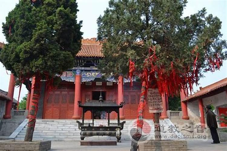 花钱在道观做法事属于搞封建迷信吗违法吗
