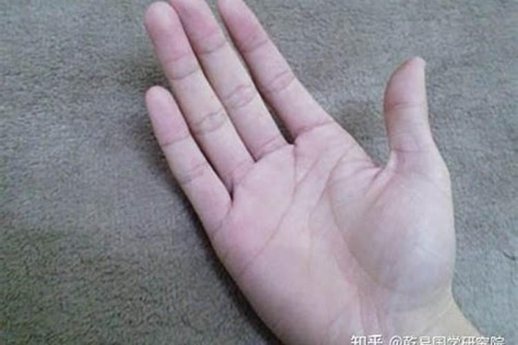 无名指比食指长的男人什么命？