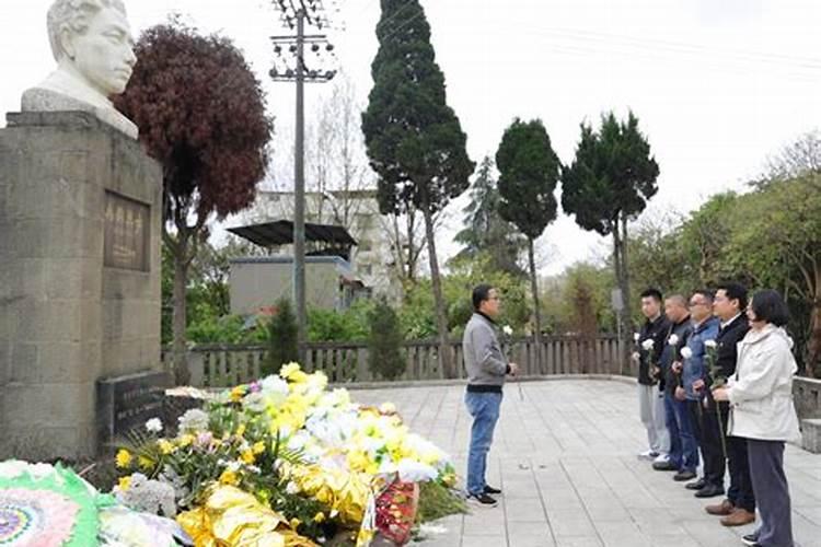 圣灯山镇无名烈士墓地址在哪里？