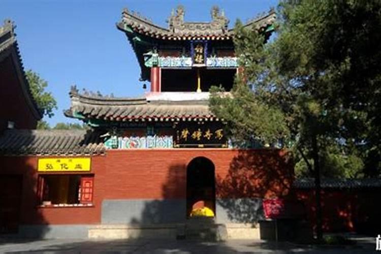 以前门上贴的门神是谁呀？
