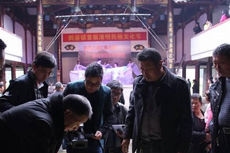 为什么清明节要在门上插柳枝？