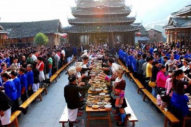 关于地菜煮鸡蛋的来历,民间有一个传说:三国时期,名医华佗来沔城采药偶遇...
