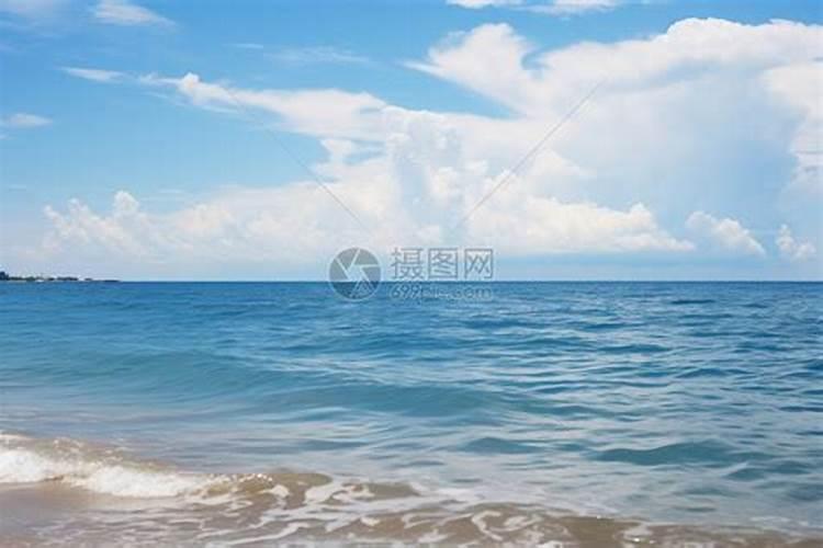 梦见蓝蓝的大海