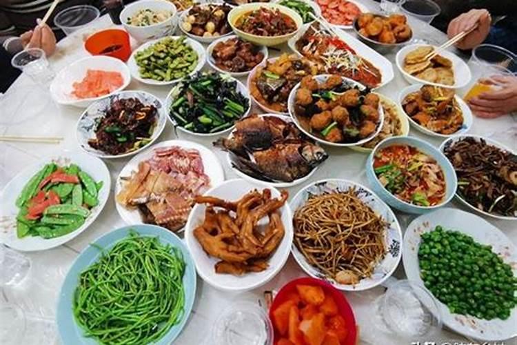 正月初一要在家里请客,做什么菜好呢？