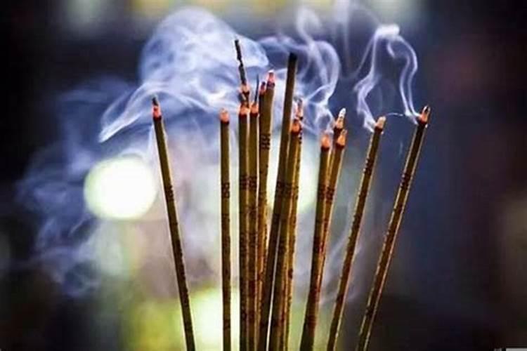 给财神上几支香合适