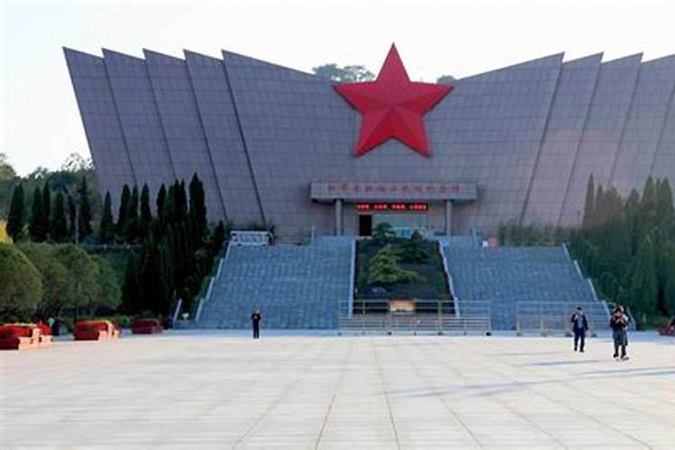 江南水寺中元夜,金粟栏边见月娥.什么意思