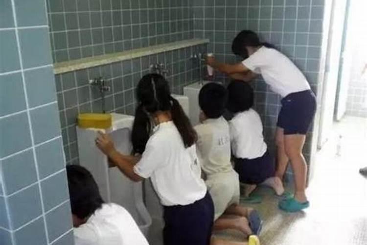 如何判断一个男生抠不抠门