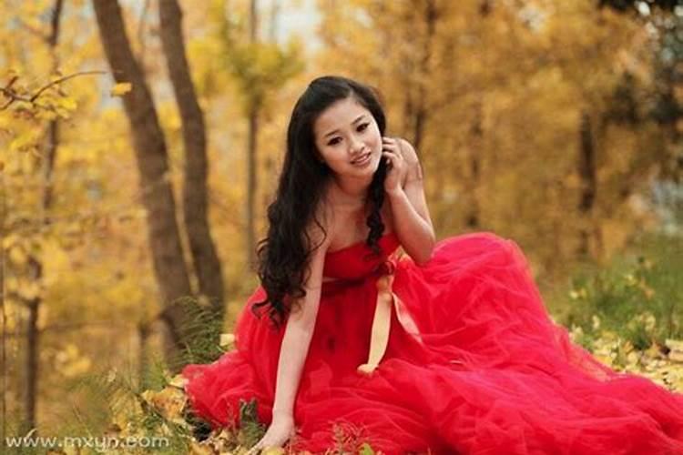 梦到别人穿红衣服什么意思