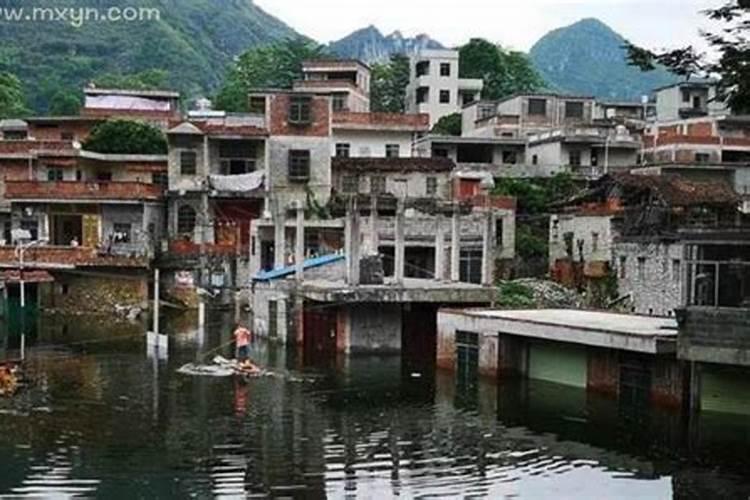 梦见水淹了房子满地是水