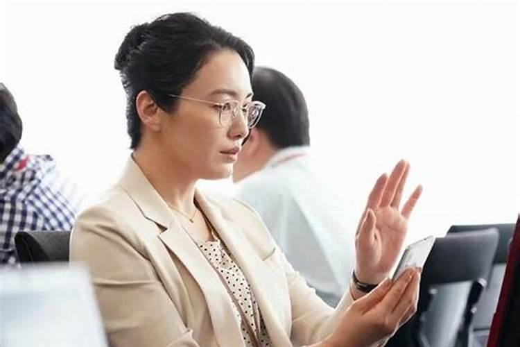 梦见和故去的婆婆睡在一起