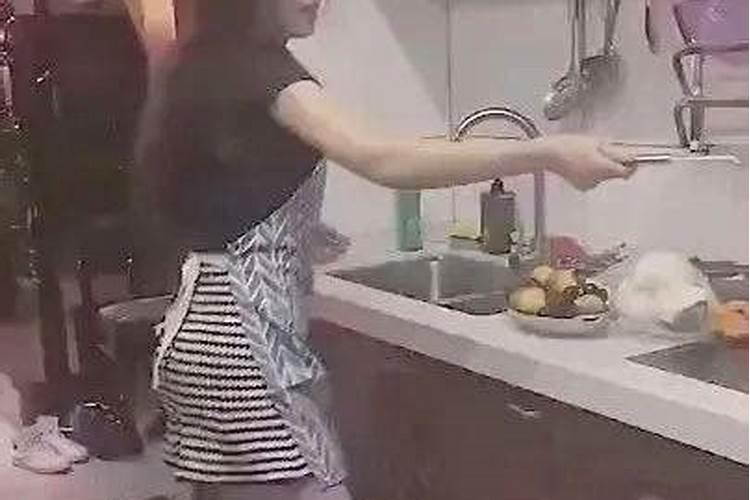 梦见给女朋友做饭？什么意思