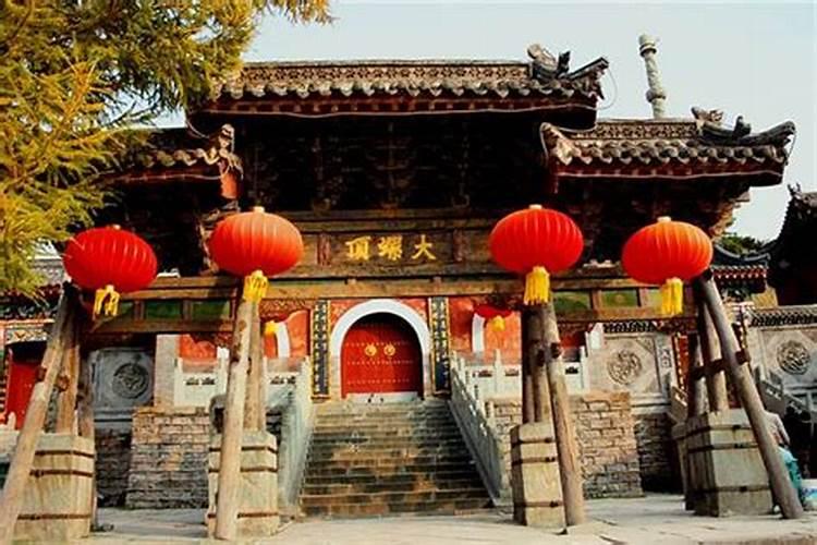 近日准备去五台山拜文殊菩萨。拟乘坐火车。请去过的朋友指点一下路线...