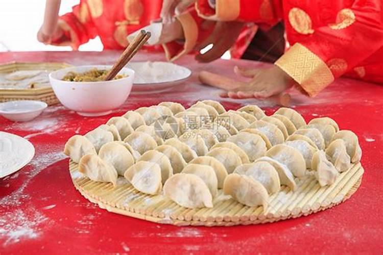 十八个饺子九碗汤舀单不舀双,这道题怎么做