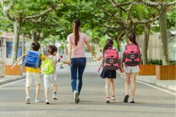 梦见很多学生上学的预兆