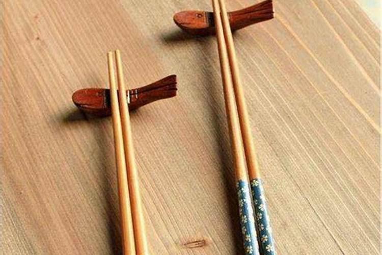 吃饭筷子掉地上是什么预兆,预示家里会死人吗