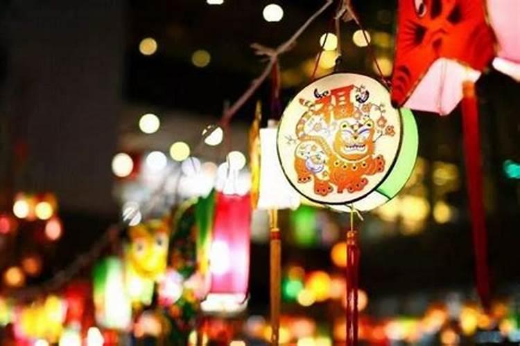 属蛇本命年戴什么首饰好呢