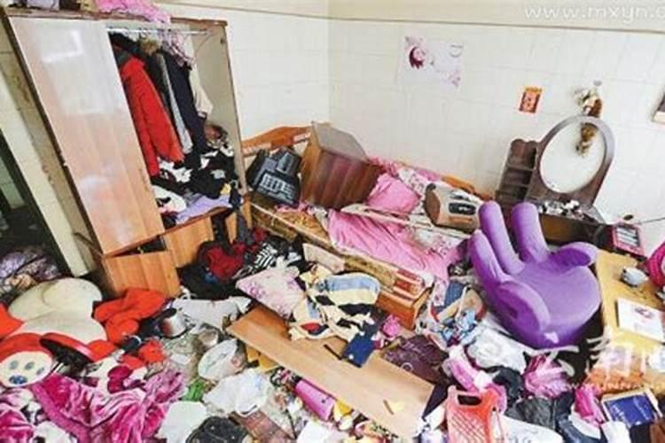 梦见家中有被什么东西抓伤的老鼠和家中凌乱不堪乱七八糟