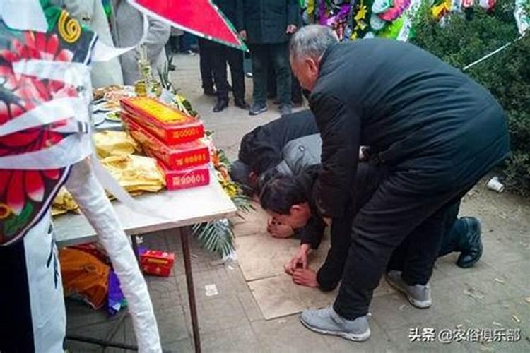 小孩子夭折埋葬时有什么讲究？