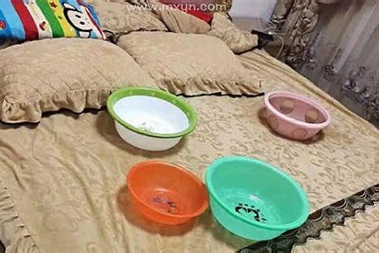 梦见房屋漏雨漏在床上