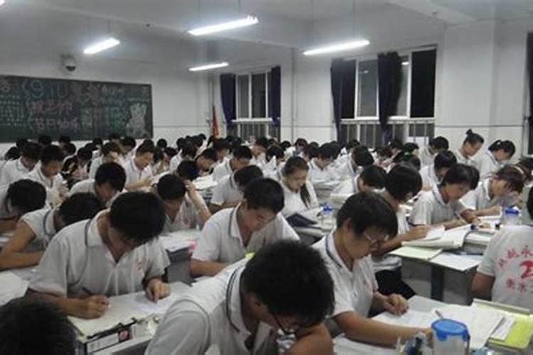 梦见姥姥向小辈要钱的预兆