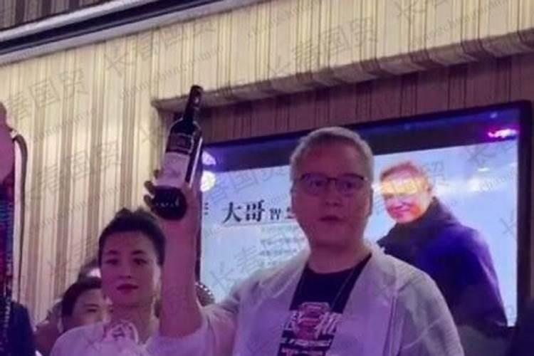 我老公二婚,我们吵架回我娘家了,昨晚做梦梦见他选择跟他前妻过,抛弃了...