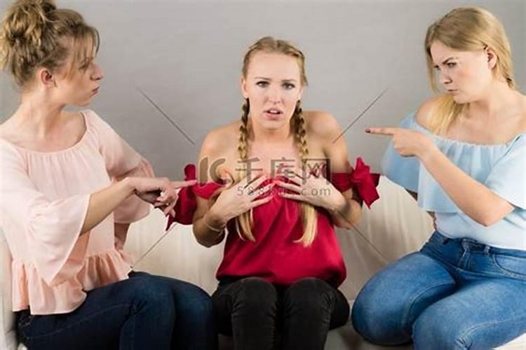 梦见女人被别人打的预兆