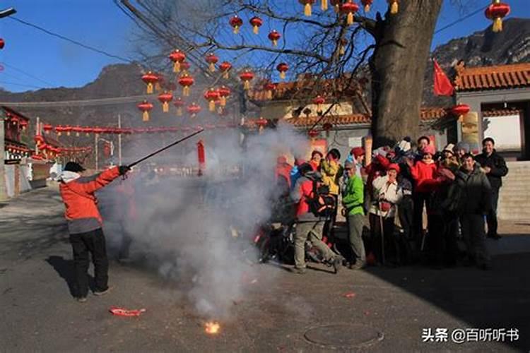 女人梦见别人放鞭炮是吉兆