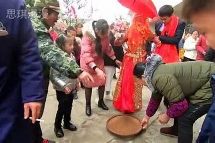 女孩为什么不能上坟？