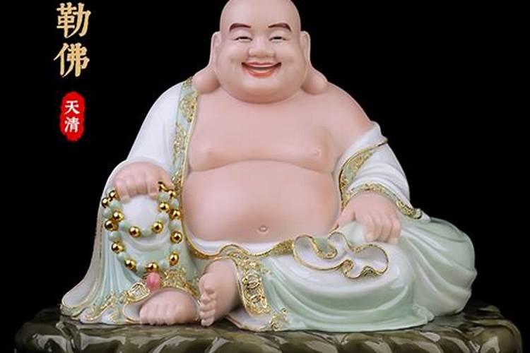 梦见自己讨厌的人和自己联系的预兆