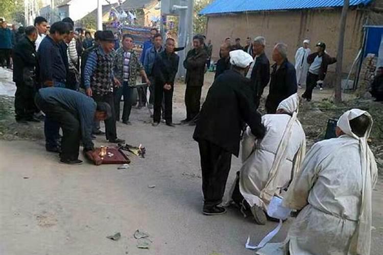 梦见大哭死去的亲人是什么意思？