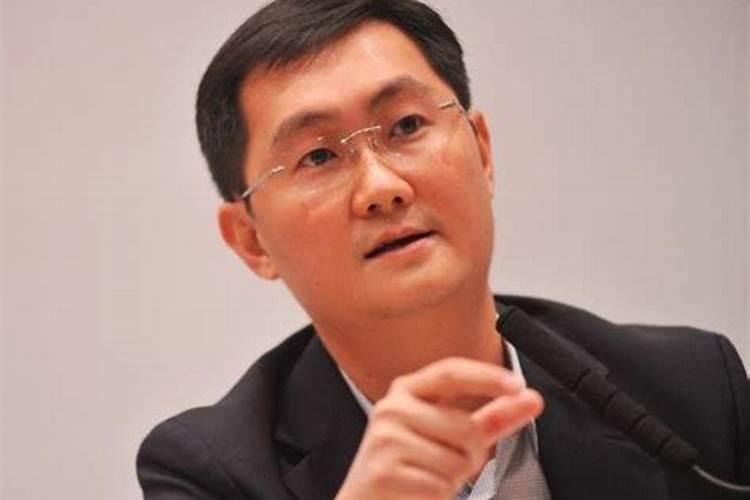 女命上等命的富贵八字,这两个八字哪个格局富贵层次更高？都是女命