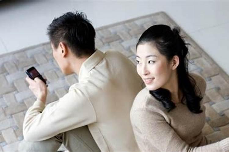 女人梦到女人光着上身是什么意思