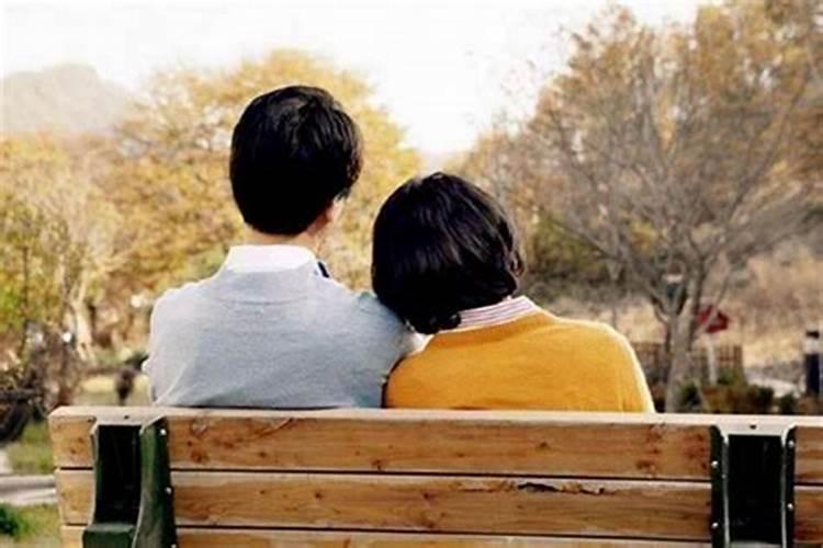 男友家拿我俩的生辰八字算、反对我们结婚,我该怎么办？