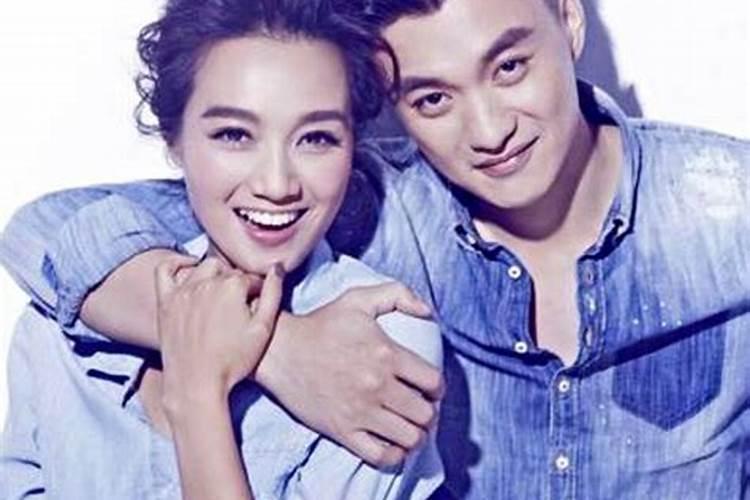做梦梦见龙在水里游是什么意思 梦里梦到龙在水里游