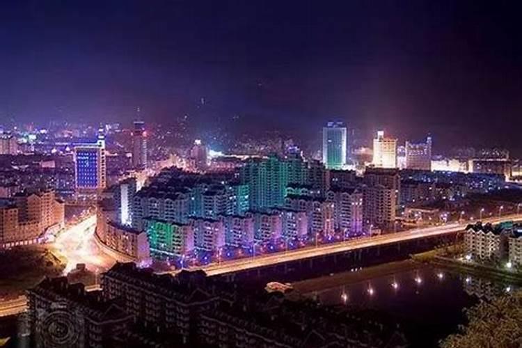 1981年5月2号半夜两点03分的生辰八字是什么