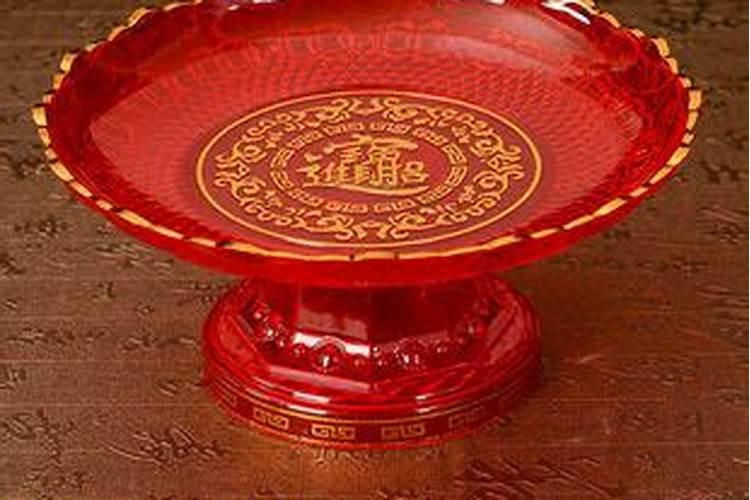 如何给财神爷上贡品？上几盘？每盘几个？多长时间呢？