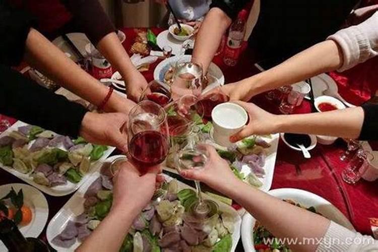 八字合婚怎么看男女八字合不合 配偶星坐婚姻宫婚姻幸福？