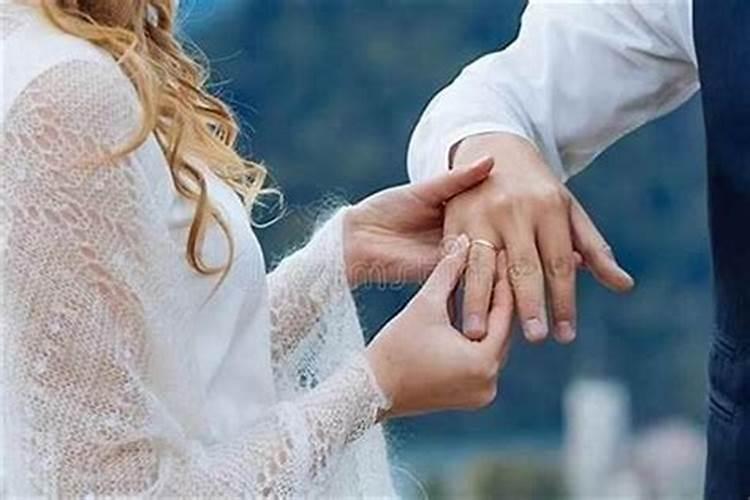 梦见去算命算婚姻