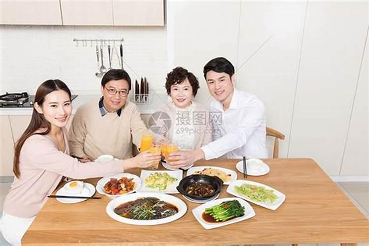 梦见和娘家人一起吃饭是什么预兆
