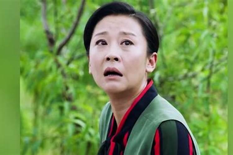 明天是腊月二十做女儿的可以去给故去的父母上坟吗？